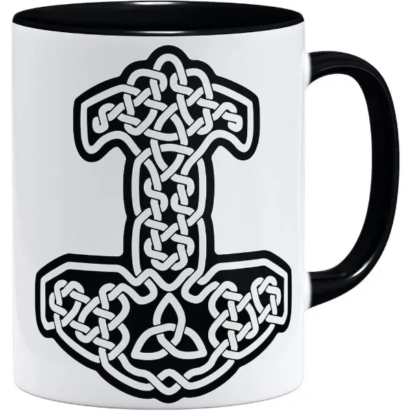 Mug en céramique blanche avec le symbole du marteau de Thor en entrelacs nordiques