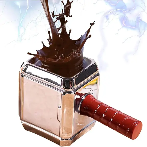 Tasse à café en forme tridimensionnelle du marteau de Thor